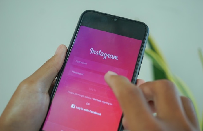 How do you see the Instagram of a private profile?